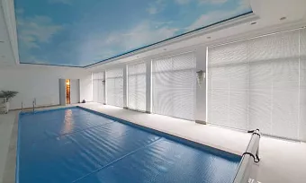 Жалюзи в ванную комнату, бассейн